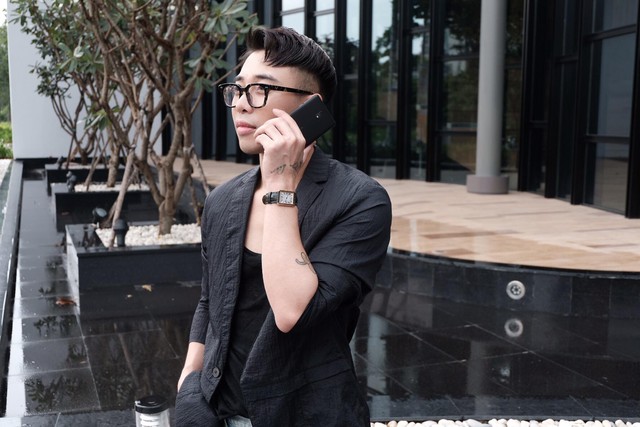 Stylist Ho&agrave;ng Ku gợi &yacute; c&aacute;ch phối đồ nổi bật với phụ kiện đặc biệt - Ảnh 1.