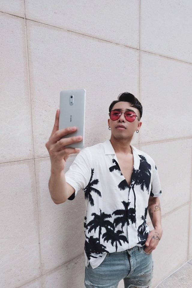 Stylist Ho&agrave;ng Ku gợi &yacute; c&aacute;ch phối đồ nổi bật với phụ kiện đặc biệt - Ảnh 3.