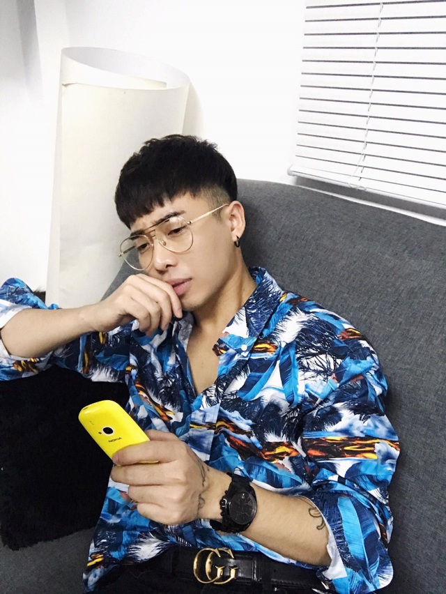 Stylist Ho&agrave;ng Ku gợi &yacute; c&aacute;ch phối đồ nổi bật với phụ kiện đặc biệt - Ảnh 4.