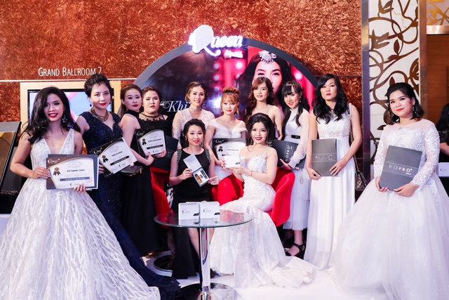 Hồ Ngọc H&agrave; ch&aacute;y hết m&igrave;nh trong đ&ecirc;m tiệc &ldquo;Queen Night 2017&rdquo; của D.O PRO GROUP - Ảnh 11.