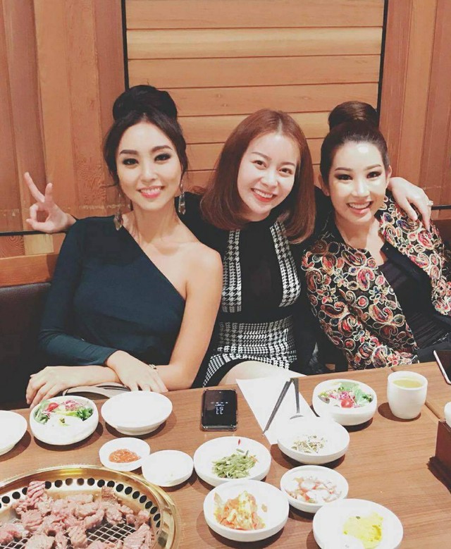 Hoa hậu Hải Dương khoe ảnh ăn tối cùng Hoa hậu Hoàn vũ Hàn Quốc - Ảnh 1.