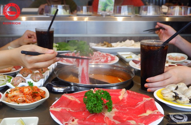 Ăn no n&ecirc;, khuyến m&atilde;i si&ecirc;u ph&ecirc;&rdquo; tại lẩu băng chuyền Kichi Dolphin Plaza - Ảnh 1.