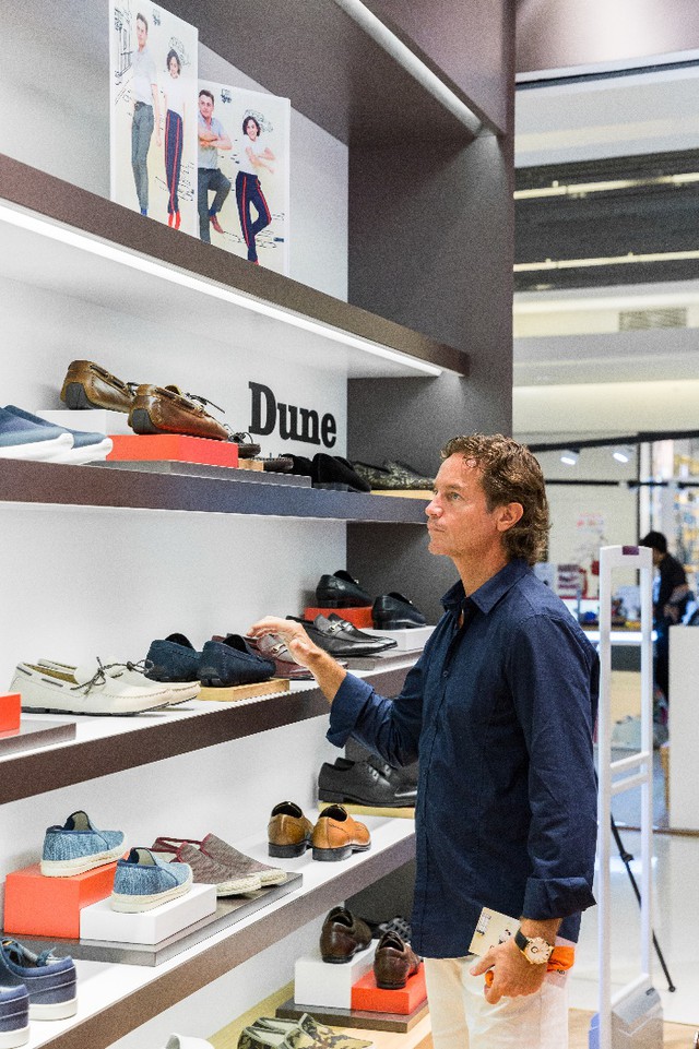Kh&aacute;m ph&aacute; cửa h&agrave;ng Dune London đầu ti&ecirc;n tại Việt Nam - Ảnh 10.