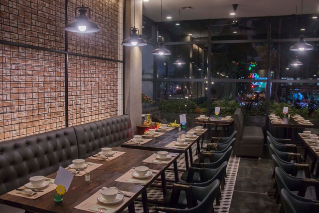Hot food blogger tưng bừng trải nghiệm kh&ocirc;ng gian nh&agrave; h&agrave;ng Kampong Chicken House Ho&agrave;ng Đạo Th&uacute;y - Ảnh 7.