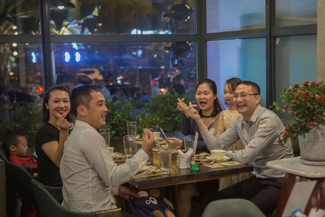 Hot food blogger tưng bừng trải nghiệm không gian nhà hàng Kampong Chicken House Hoàng Đạo Thúy - Ảnh 9.