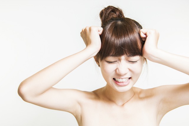 Nỗi niềm dở kh&oacute;c dở cười chỉ những người da dầu mới thấu - Ảnh 2.