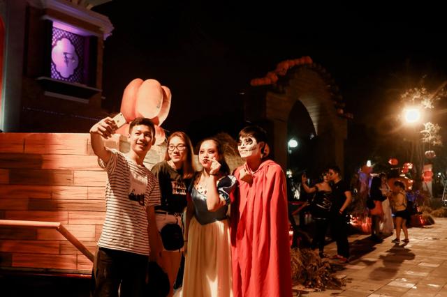 Bữa tiệc Halloween si&ecirc;u độc đ&aacute;o tại Sun World Danang Wonders - Ảnh 4.