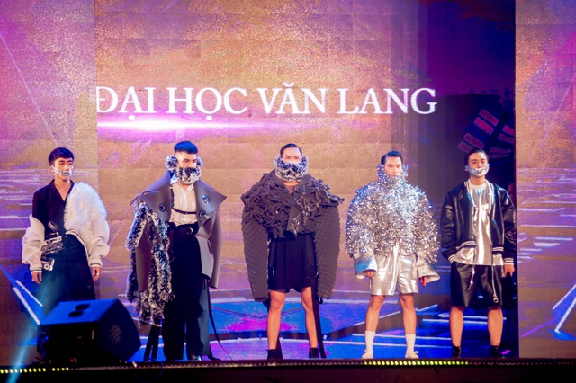 Màn trình diễn đặc sắc của sinh viên Thiết kế thời trang Văn Lang tại đêm hội “Futuristic” - Ảnh 2.