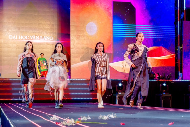 Màn trình diễn đặc sắc của sinh viên Thiết kế thời trang Văn Lang tại đêm hội “Futuristic” - Ảnh 3.