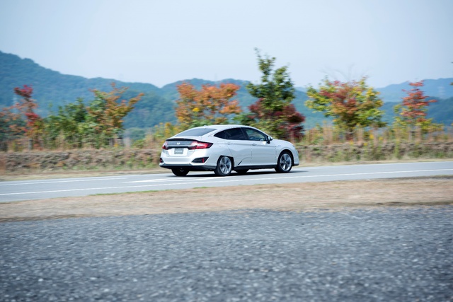Trải nghiệm Honda Clarity FCV và Clarity PHEV tại đường đua Twin Ring Motegi - Ảnh 4.
