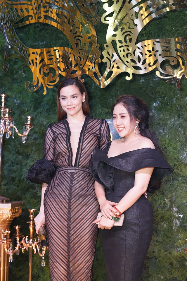 Hồ Ngọc H&agrave;, Kim L&yacute; v&agrave; d&agrave;n sao Việt đọ sắc trong sự kiện - Ảnh 1.