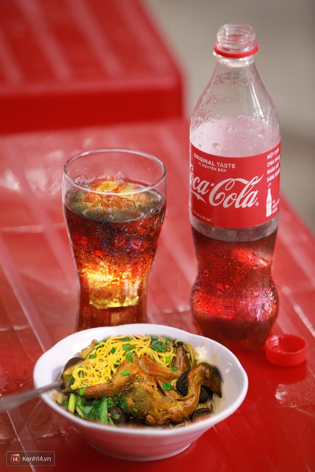 6 món ăn “thần thánh” của Sài Gòn bạn không thể phớt lờ - Ảnh 3.
