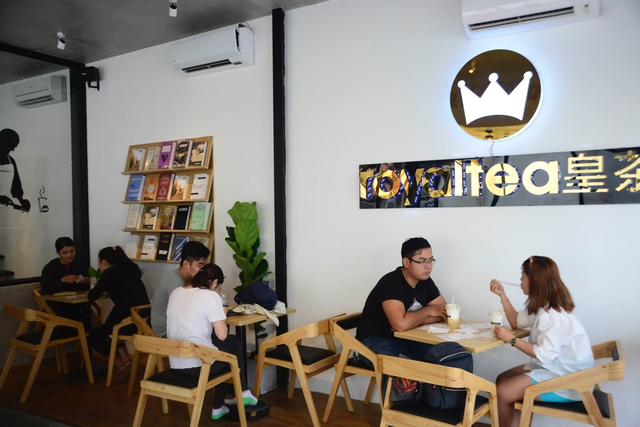 Mua 1 tặng 1, c&ugrave;ng Royaltea x&aacute;c lập kỷ lục 10.000 ly miễn ph&iacute; - Ảnh 7.