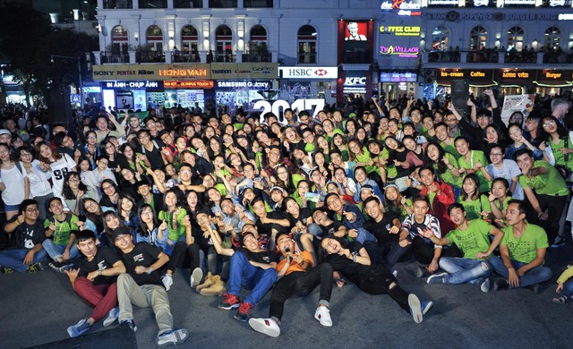 Giới trẻ h&agrave;o hứng phi&ecirc;u &acirc;m nhạc tại street show, đua nhau &ldquo;săn v&eacute;&rdquo; đến MMF by Tuborg 2017 - Ảnh 6.