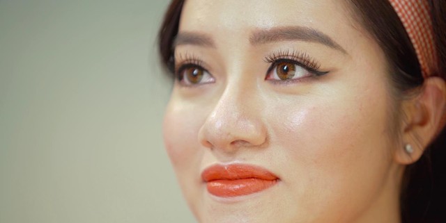 Xem Beauty blogger Tracy Trinh hoá thân kiêu kỳ kiểu “Cô Ba Sài Gòn” - Ảnh 2.
