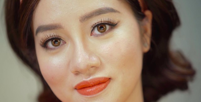 Xem Beauty blogger Tracy Trinh hoá thân kiêu kỳ kiểu “Cô Ba Sài Gòn” - Ảnh 3.