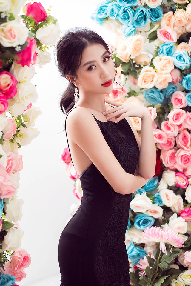 Quỳnh Anh Shyn khoe dáng trong loạt váy bình dân của NTK Đỗ Long - Ảnh 8.