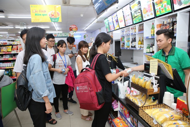 Giải pháp mua hàng tự động đang thu hút giới trẻ Việt - Ảnh 1.
