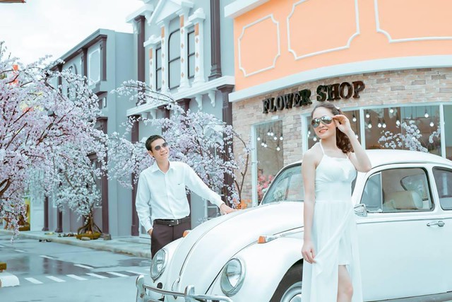 Xốn xang với những bộ h&igrave;nh cưới vượt thời gian, xuy&ecirc;n kh&ocirc;ng gian ở phim trường s&aacute;t v&aacute;ch S&agrave;i G&ograve;n - Ảnh 9.