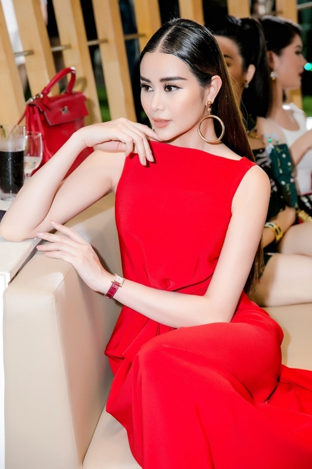 Hoa hậu Sella Trương nổi bật bên cạnh Hoa hậu Đỗ Mỹ Linh - Ảnh 6.