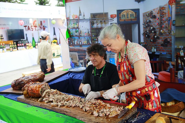 Lạc vào thiên đường ăn uống tại sự kiện Du lịch Ẩm thực và Giải trí Quốc tế ở Sài Gòn - Ảnh 9.