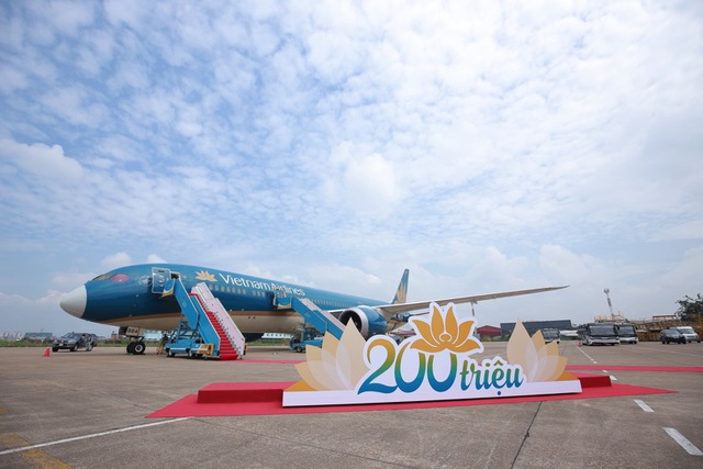 Vietnam Airlines tổ chức sự kiện đặc biệt chào đón hành khách thứ 200 triệu - Ảnh 1.