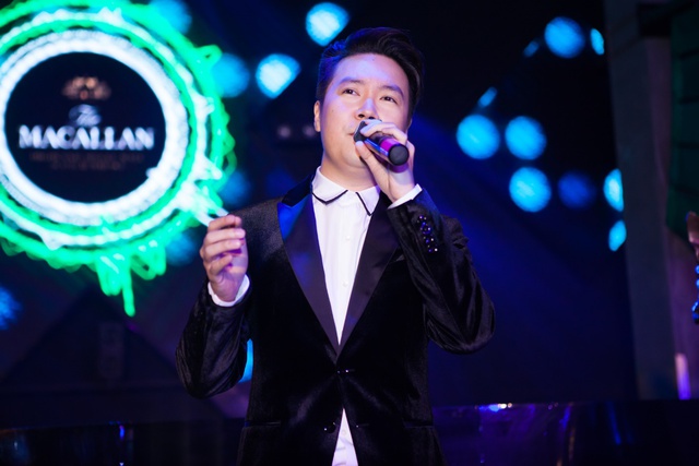 L&ecirc; Hiếu đốt lửa đ&ecirc;m đầu đ&ocirc;ng ở H&agrave; Nội - Ảnh 2.