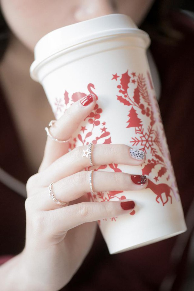 Lấp l&aacute;nh đ&ecirc;m Gi&aacute;ng sinh c&ugrave;ng BST &ldquo;Magic of Christmas&rdquo; collection - Shimmer Silver - Ảnh 1.