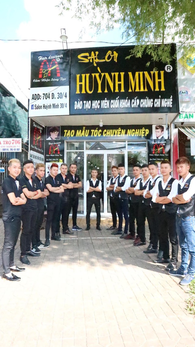 Nh&agrave; tạo mẫu t&oacute;c trẻ Huỳnh Minh &ldquo;L&agrave;m t&oacute;c kh&ocirc;ng chỉ l&agrave; nghề, m&agrave; c&ograve;n l&agrave; đam m&ecirc; - Ảnh 1.