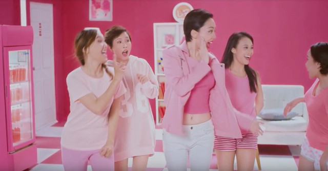 Tóc Tiên lại tung MV mới với “vũ điệu cầu sale” cực vui nhộn - Ảnh 1.