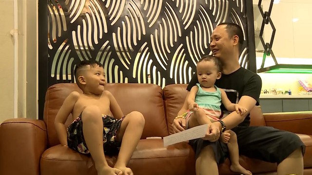 Bố ơi! M&igrave;nh đi đ&acirc;u thế? tập 17 -&nbsp;Lần đầu ra biển của 4 cặp bố con - Ảnh 1.