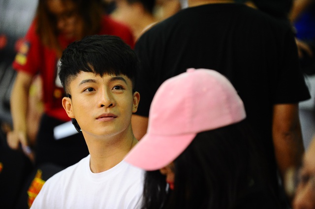 Harry Lu cổ vũ cho Saigon Heat cực sung trong trận ra quân tại ABL 2017 – 2018 - Ảnh 9.