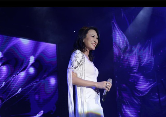 Những m&agrave;n h&aacute;t live cực đỉnh của loạt sao khủng trong sự kiện cuối tuần qua - Ảnh 5.