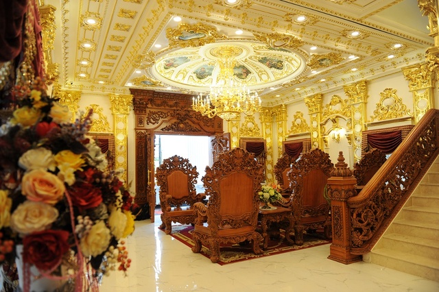 Đám cưới hoành tráng trong tòa lâu đài dát vàng của cặp đôi thạc sĩ Sài thành - Ảnh 6.
