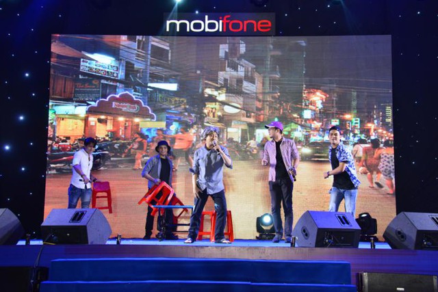 Tưng bừng chuỗi sự kiện &acirc;m nhạc &ldquo;Mobifone &ndash; S&oacute;ng y&ecirc;u thương&rdquo; d&agrave;nh cho c&ocirc;ng nh&acirc;n - Ảnh 3.