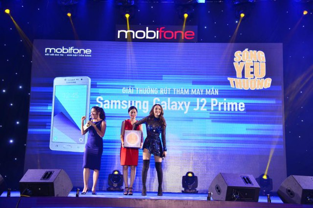 Tưng bừng chuỗi sự kiện &acirc;m nhạc &ldquo;Mobifone &ndash; S&oacute;ng y&ecirc;u thương&rdquo; d&agrave;nh cho c&ocirc;ng nh&acirc;n - Ảnh 9.