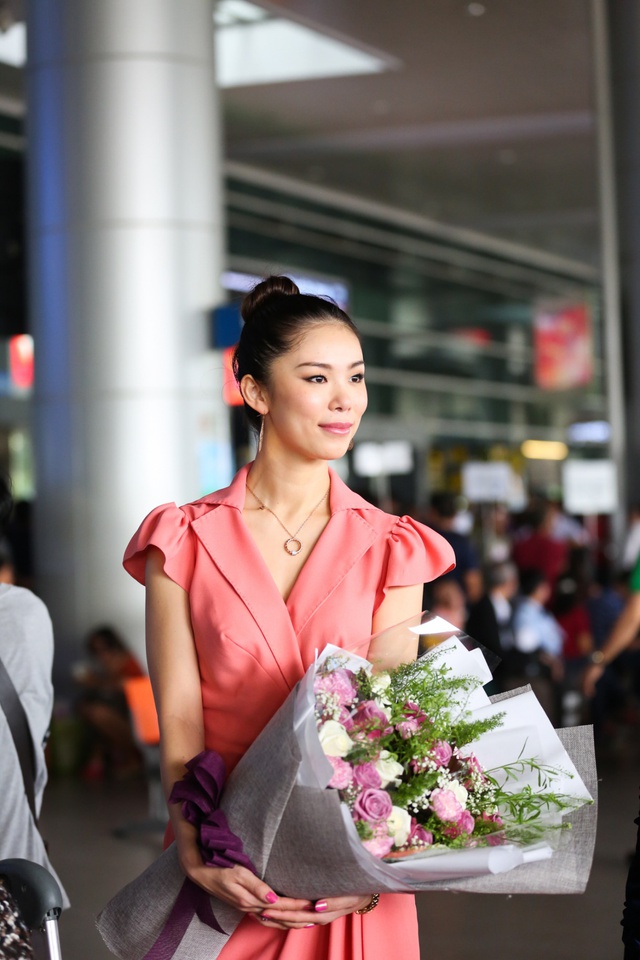 Hoa hậu Hoàn vũ 2007 Riyo Mori đẹp dịu dàng ngày đến Việt Nam - Ảnh 3.