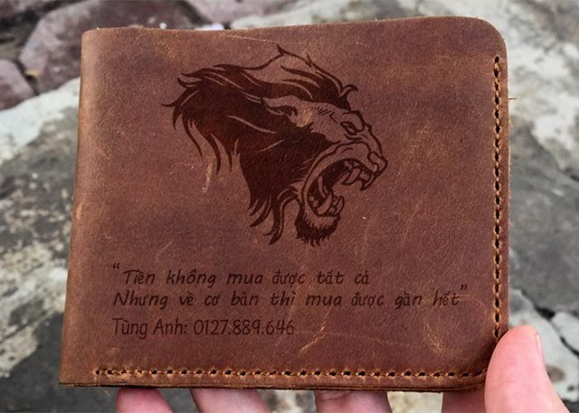 Hãy đem chiếc ví da của bạn đến BABIDAY để được khắc (in) bất cứ thứ gì bạn muốn miễn phí - Ảnh 1.