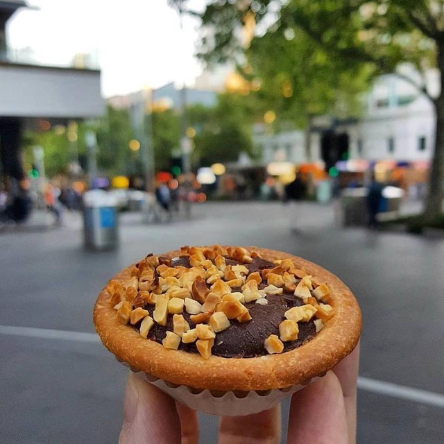 Hokkaido ra mắt hương vị b&aacute;nh nướng ph&ocirc; mai chocolate almond &ndash; Ưu đ&atilde;i mua 2 tặng 1 - Ảnh 6.