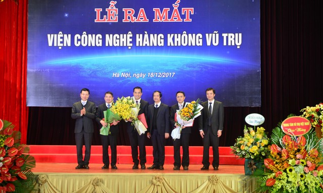 Viettel hợp t&aacute;c ĐH Quốc gia HN đ&agrave;o tạo c&ocirc;ng nghệ h&agrave;ng kh&ocirc;ng vũ trụ - Ảnh 1.