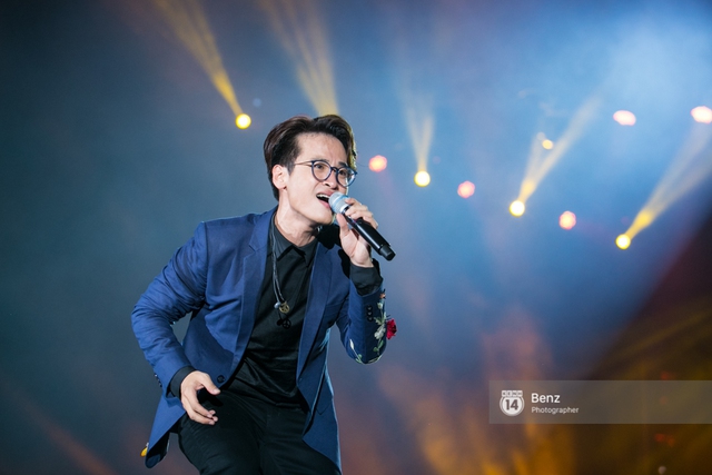 Sau live concert 10 năm “cháy vé”, Hà Anh Tuấn lại có hẹn với khán giả Thủ đô bằng đêm nhạc Giáng sinh - Ảnh 2.