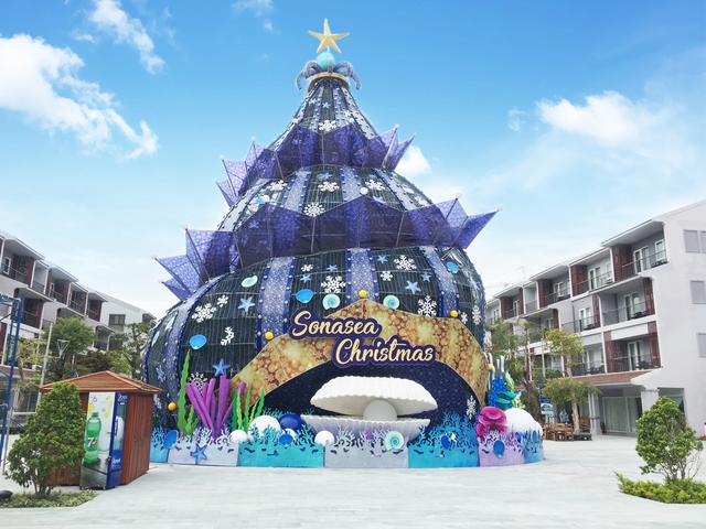 Điểm n&oacute;ng m&ugrave;a Noel: Chi&ecirc;m ngưỡng c&acirc;y th&ocirc;ng h&igrave;nh ốc biển lớn v&agrave; độc đ&aacute;o nhất Việt Nam - Ảnh 4.