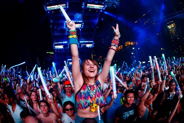 10 điều nên làm trong lần đầu tiên đi nghe nhạc EDM - Ảnh 4.