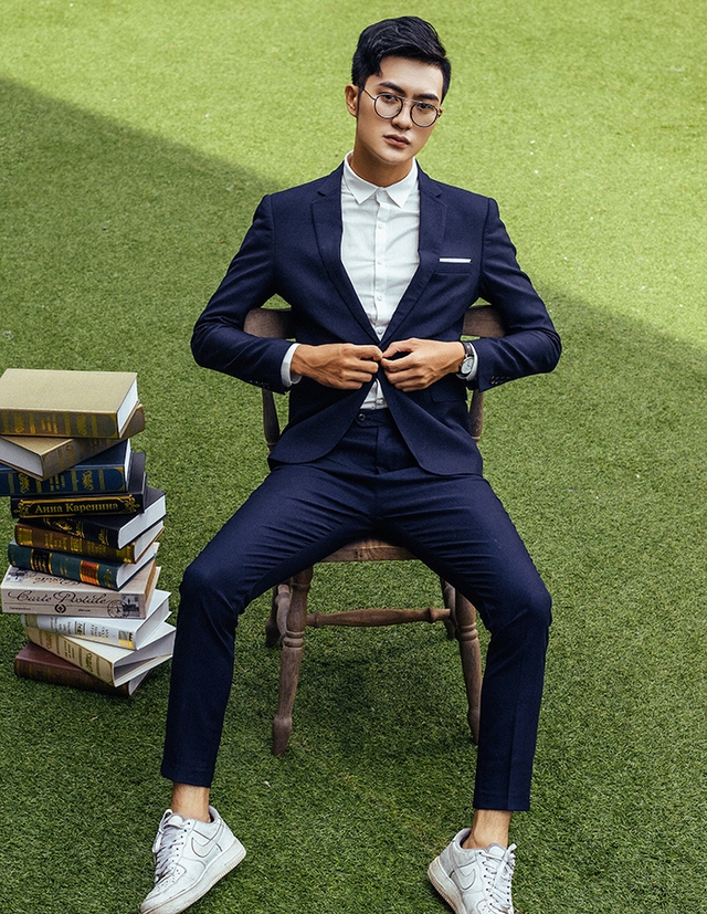 Những mẫu suit l&agrave;m tăng vẻ lịch l&atilde;m v&agrave; tạo dựng n&eacute;t th&agrave;nh đạt cho ph&aacute;i mạnh m&agrave; ai cũng n&ecirc;n c&oacute; trong tủ đồ - Ảnh 1.