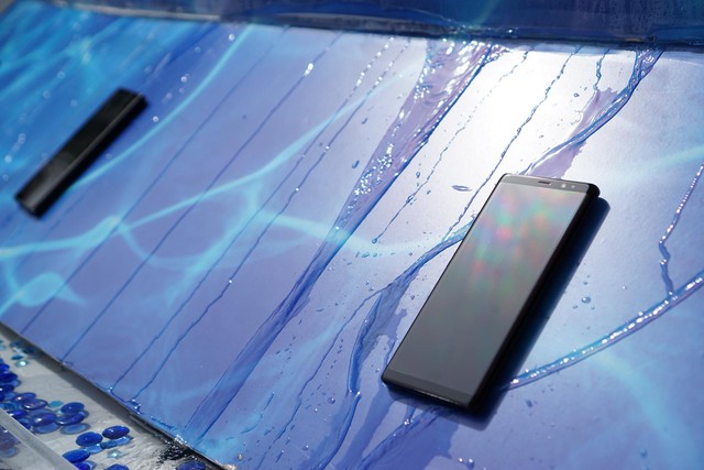 Tấp nập người d&acirc;n trong lẫn ngo&agrave;i nước đến tham quan khu vực trải nghiệm Samsung Galaxy Note8 tại phố đi bộ Nguyễn Huệ - Ảnh 14.
