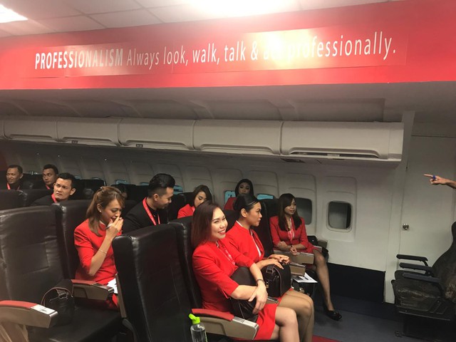 Đột nhập đại bản doanh của những chuyến bay &ldquo;l&yacute; tưởng đến kh&ocirc;ng tưởng&rdquo; - Ảnh 3.
