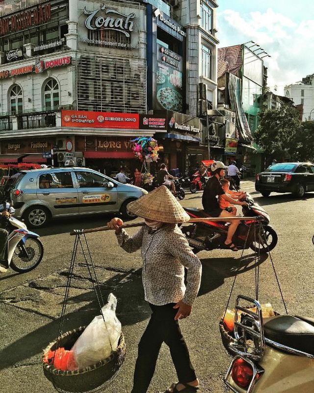 Thử một ng&agrave;y l&agrave;m người lạ, kh&aacute;m ph&aacute; H&agrave; Nội cổ k&iacute;nh - Ảnh 4.