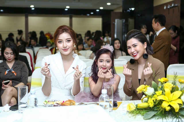 Bắt gặp Á hậu Huyền My cùng beauty blogger Heo Mi Nhon rạng rỡ dự sự kiện - Ảnh 4.