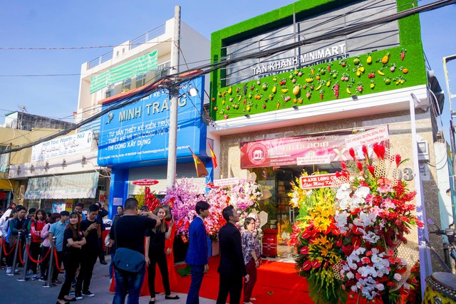 Vừa khai trương, Tân Khánh Mini Mart nhận hàng nghìn đơn đặt hàng - Ảnh 10.