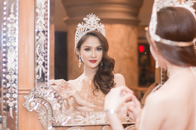 Hoa hậu Bùi Như Ý nghẹn ngào bật khóc tại buổi party cuối năm - Ảnh 5.